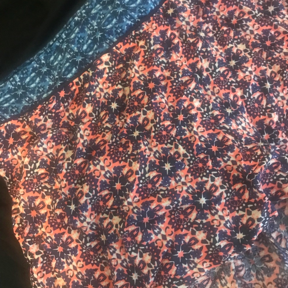 Patterned shorts - Picture 2 of 2
